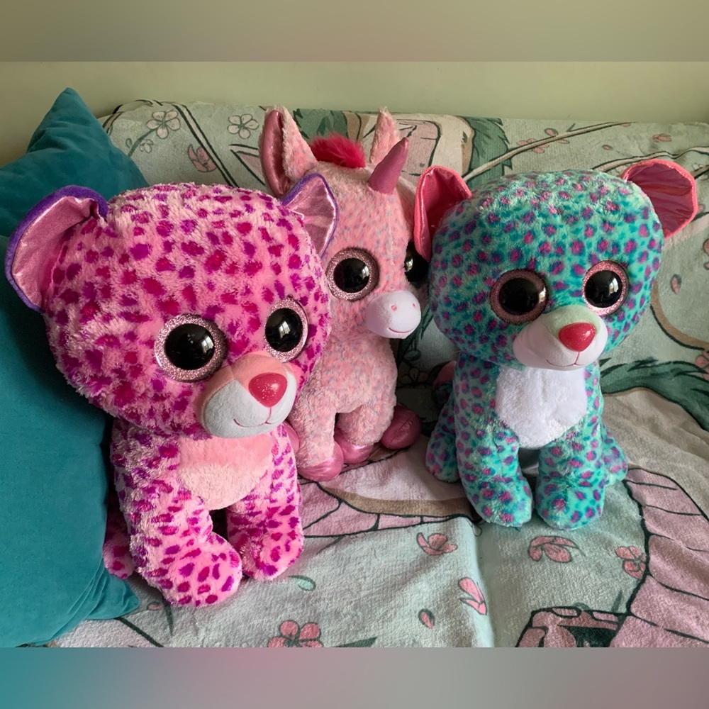 Lot of 3 EXTRA LARGE Beanie Boos 1 x unicorn and 2 x cheetahs